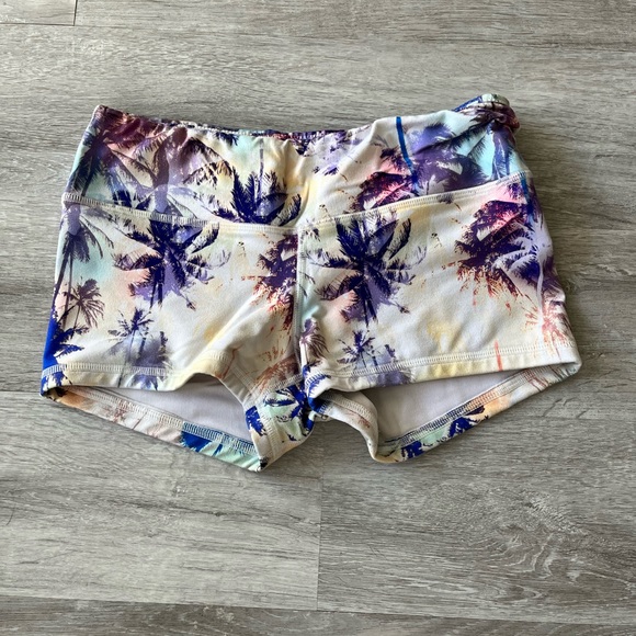 Fleo Shorts Rare Fleo Palm Tree Shorts Original Poshmark